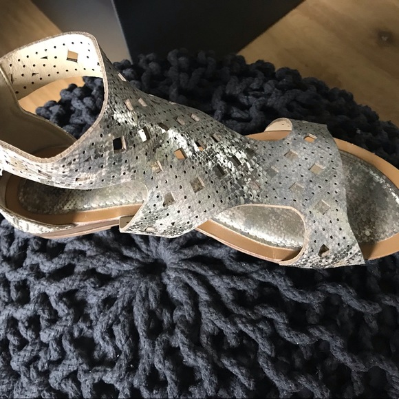 Metallic snake skin pattern sandals - Picture 6 of 6